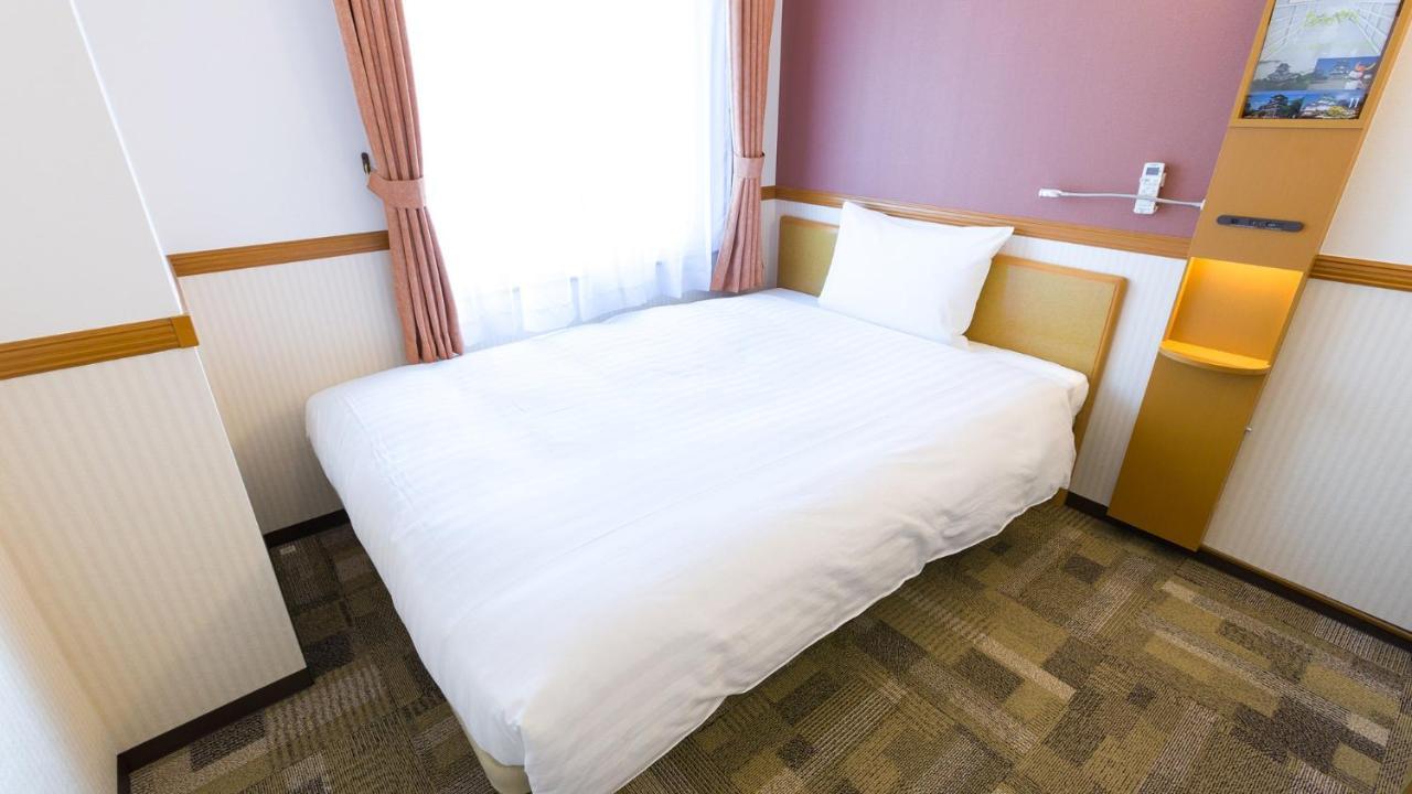 Toyoko Inn Yokohama Sakuragicho Szoba fotó