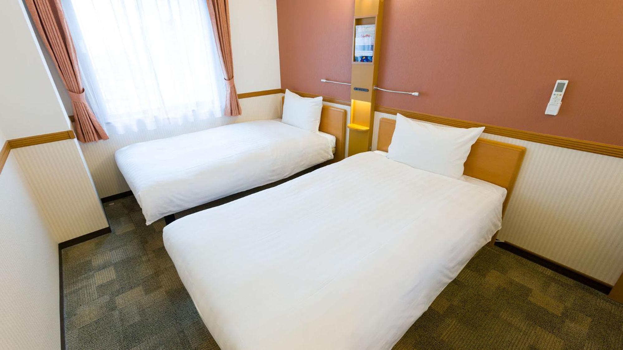 Toyoko Inn Yokohama Sakuragicho Szoba fotó