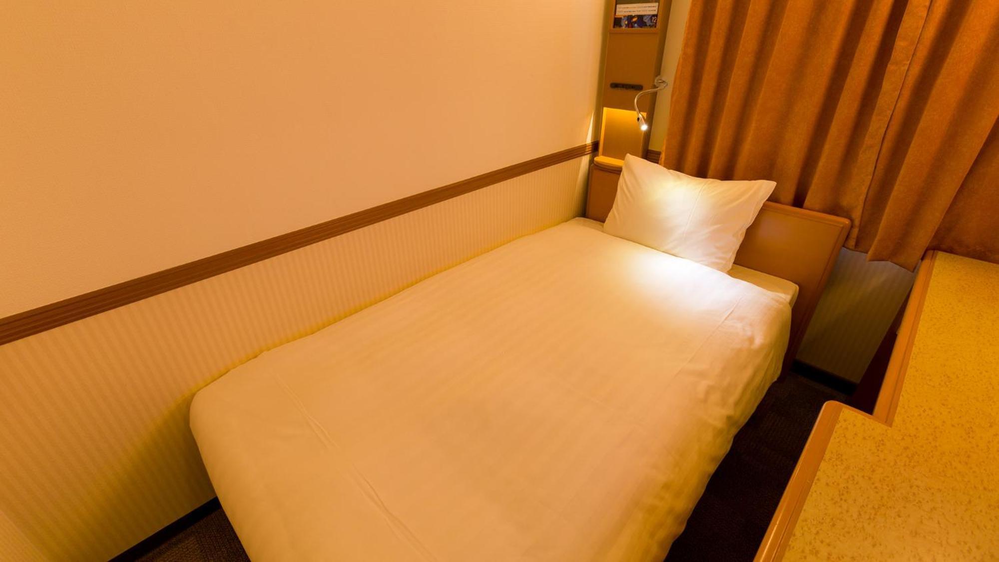 Toyoko Inn Yokohama Sakuragicho Szoba fotó