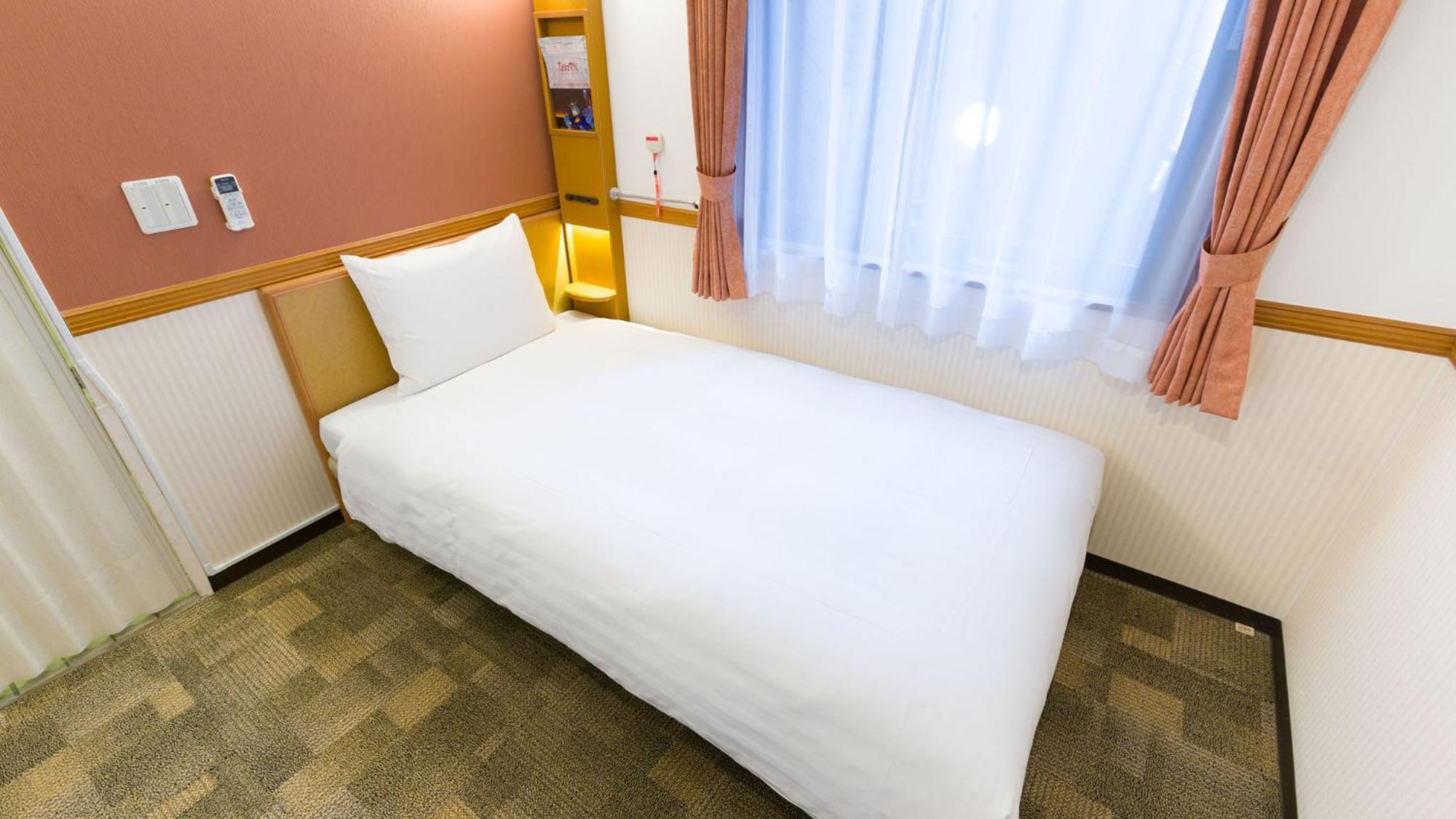Toyoko Inn Yokohama Sakuragicho Szoba fotó